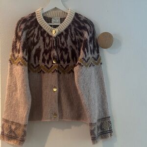Elegant Patterned Cardigan with Gold Buttons